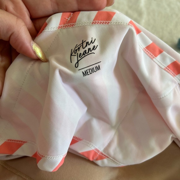 Medium KJ peach stripe off shoulder - Picture 3 of 3